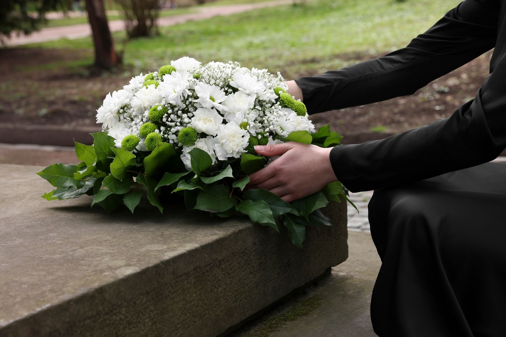 Erdbestattung München – Sargbeisetzung auf Münchner Friedhof